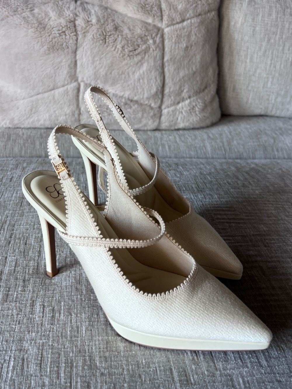 EmbroDance Pointed Toe Platform Heeled Slingback - Picture 9 of 9